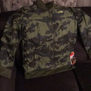 Boys North Face Camo size XL
